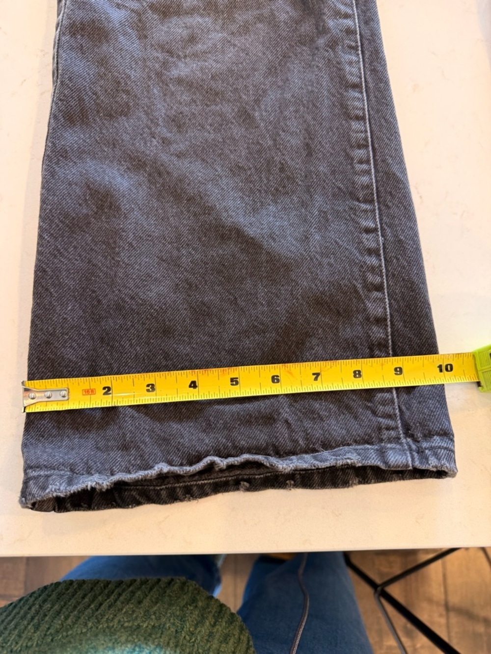 Garage high rise, wide leg, distressed Jeans in Washed Black - Picture 6 of 8